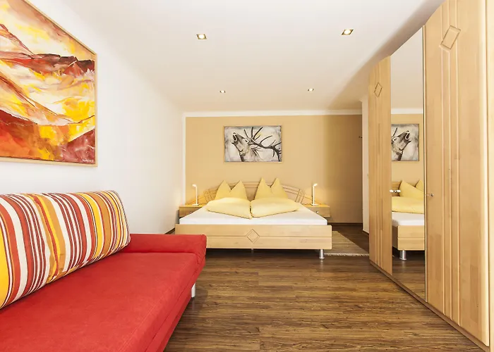 Art Apartment *